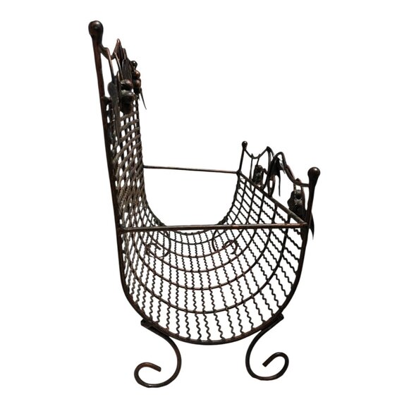 Vintage Wire Magazine Rack – Bronze Scrollwork with Grapevine Motif – Freestandi - Picture 6 of 6